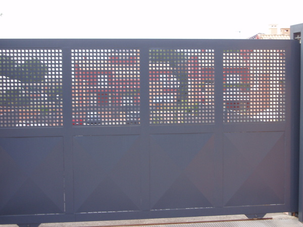 puerta corredera de hierro_623594