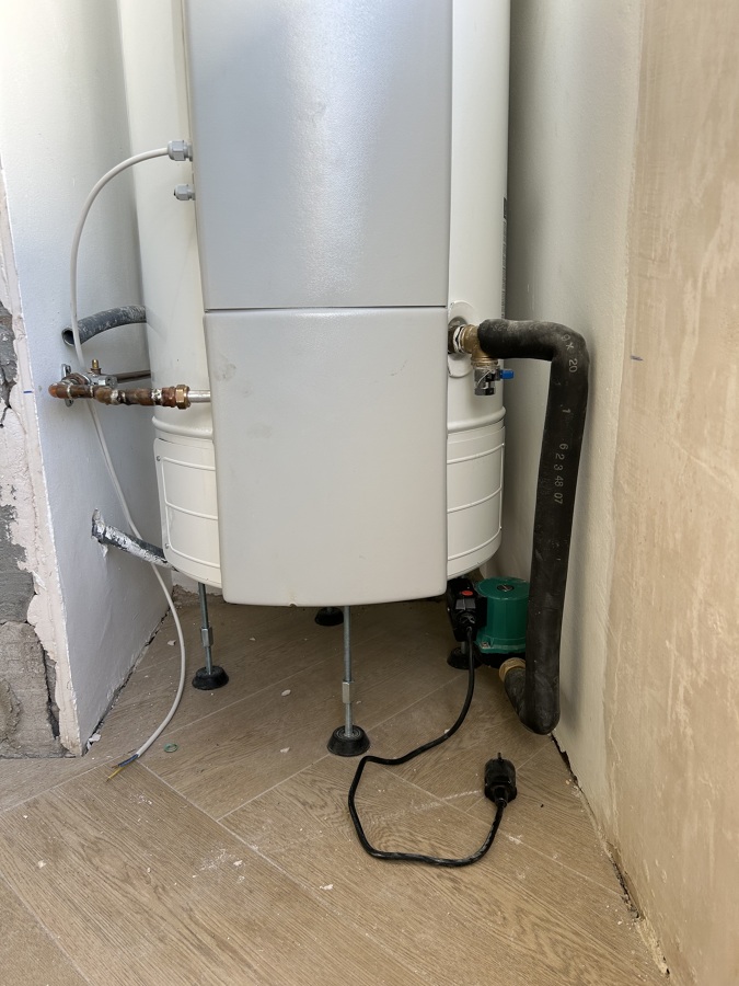 Acumulador de gas capacidad 160 litros para agua caliente con retorno